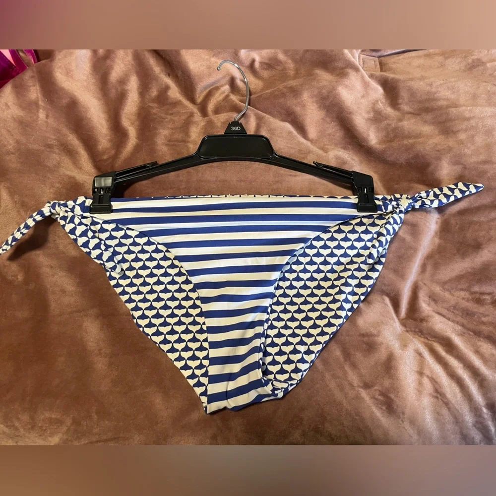 Vineyard Vines Blue and White Patterned Bandeau Bikini